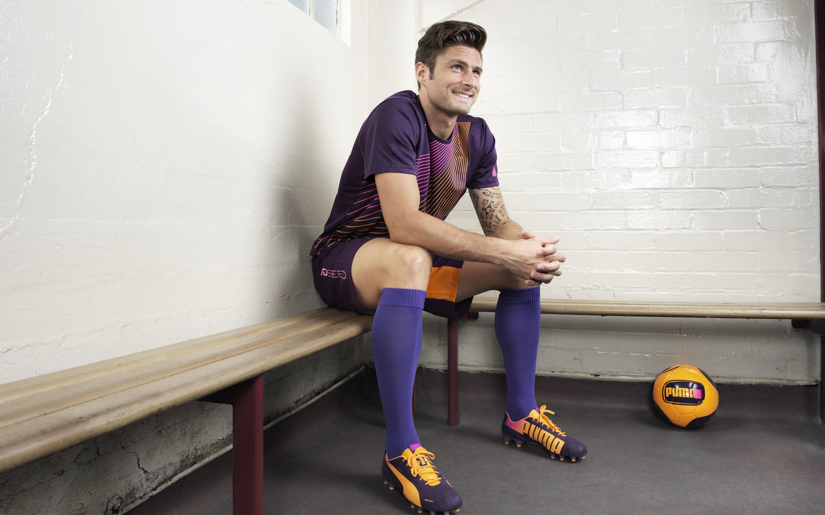 世界杯：德国与荷兰球迷联合组织慈善跑 为难民儿童筹款